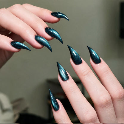Künstlerisches Stiletto Press-On Nagelset mit glänzendem Finish Brehn