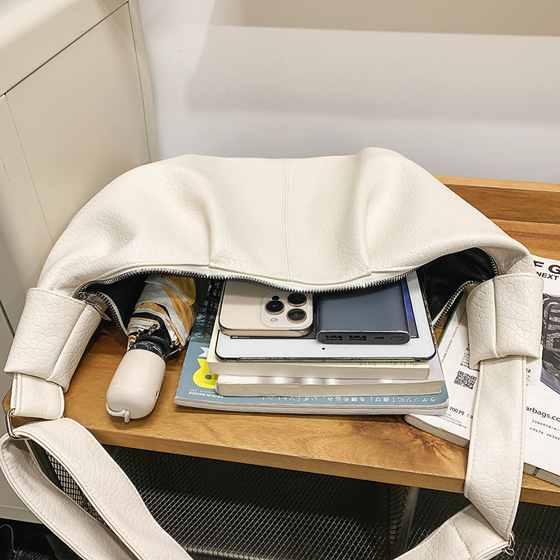 Texturierte Leder Schlampertasche