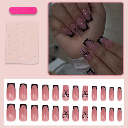 Kunstnagelset mit eleganten Details Brehn