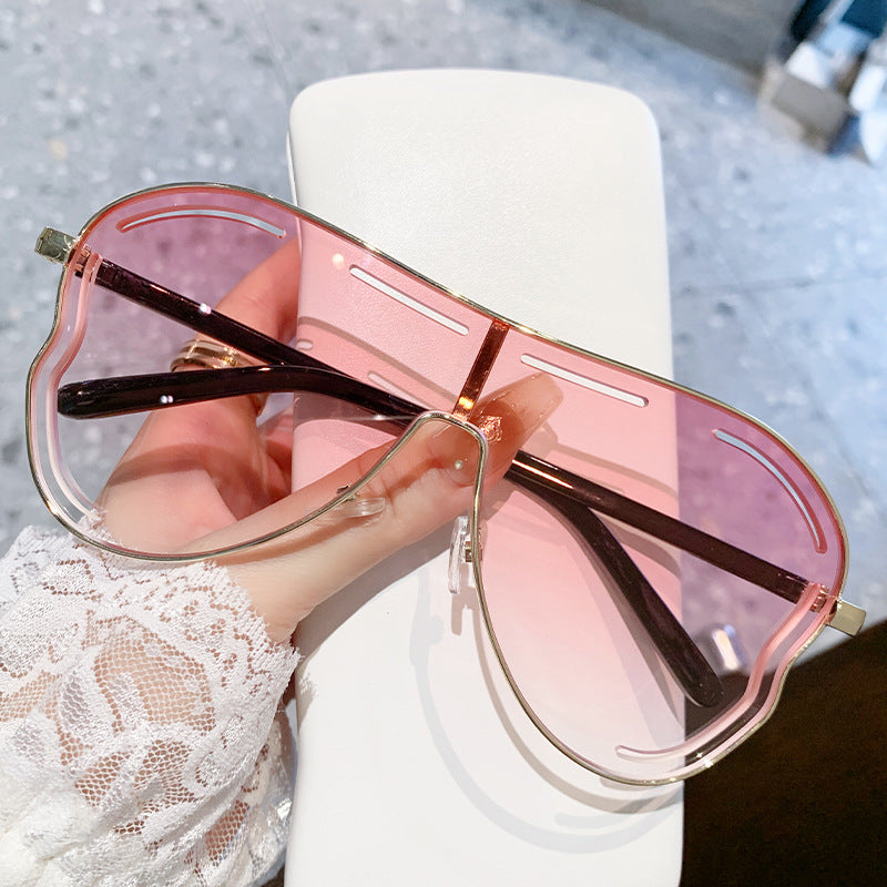Damen Sportliche Oversized-Sonnenbrille im einzigartigen Design Brehn