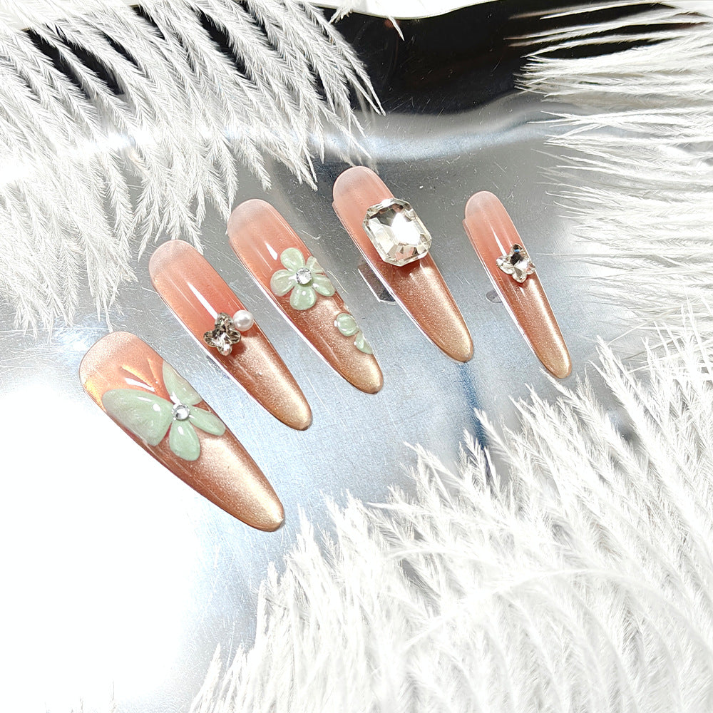 Kunstvolle Nail Art Design Brehn