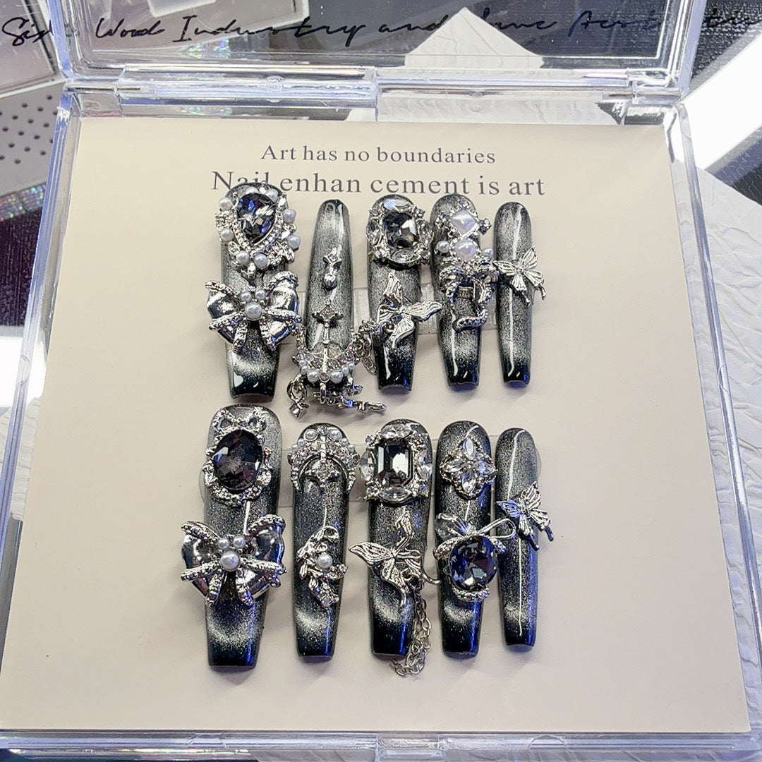 Glamourös mit Strass verzierte Nagelkunst-Set