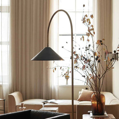 Moderne Bogen-Stehlampe mit einzigartigem Lampenschirm-Design