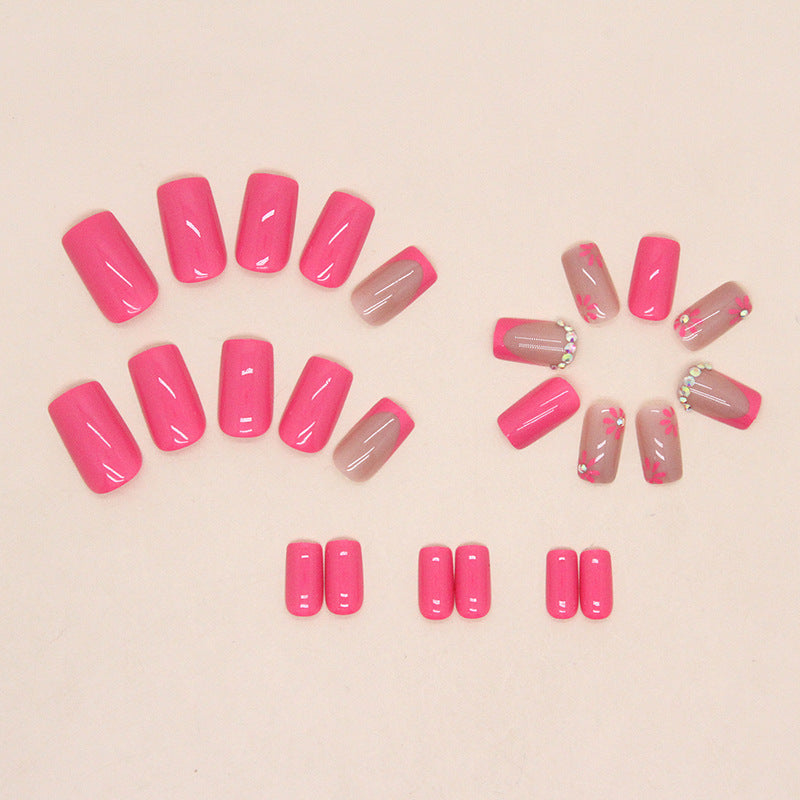Künstlerische florale Press-On-Nageldesigns Brehn