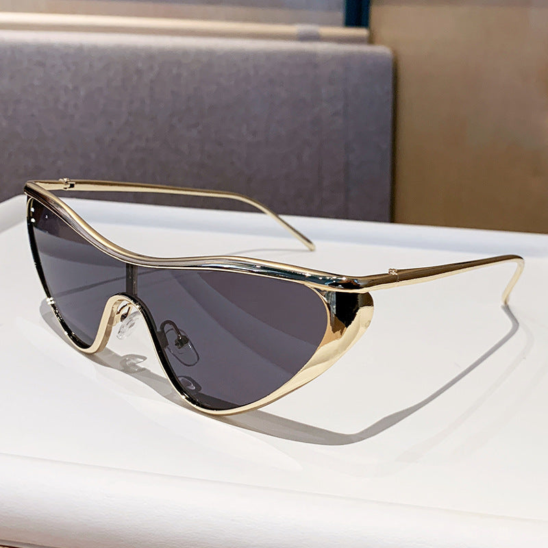 Damen futuristische Oversized-Sonnenbrille mit markantem Design Brehn