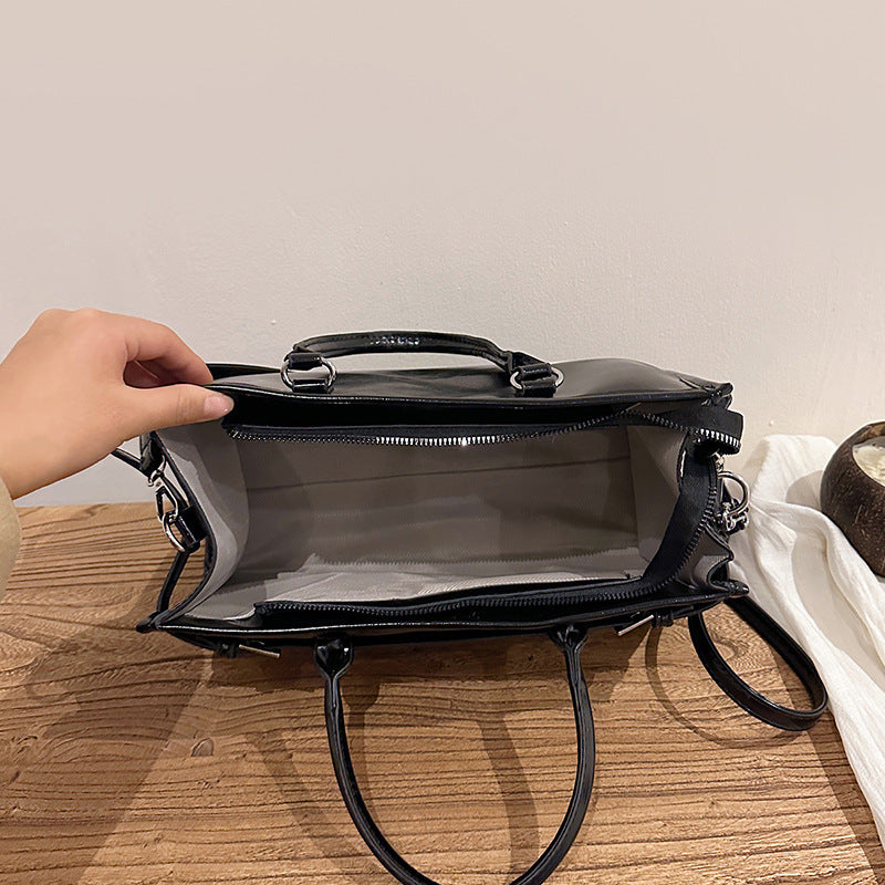 Strukturierte Handtasche
