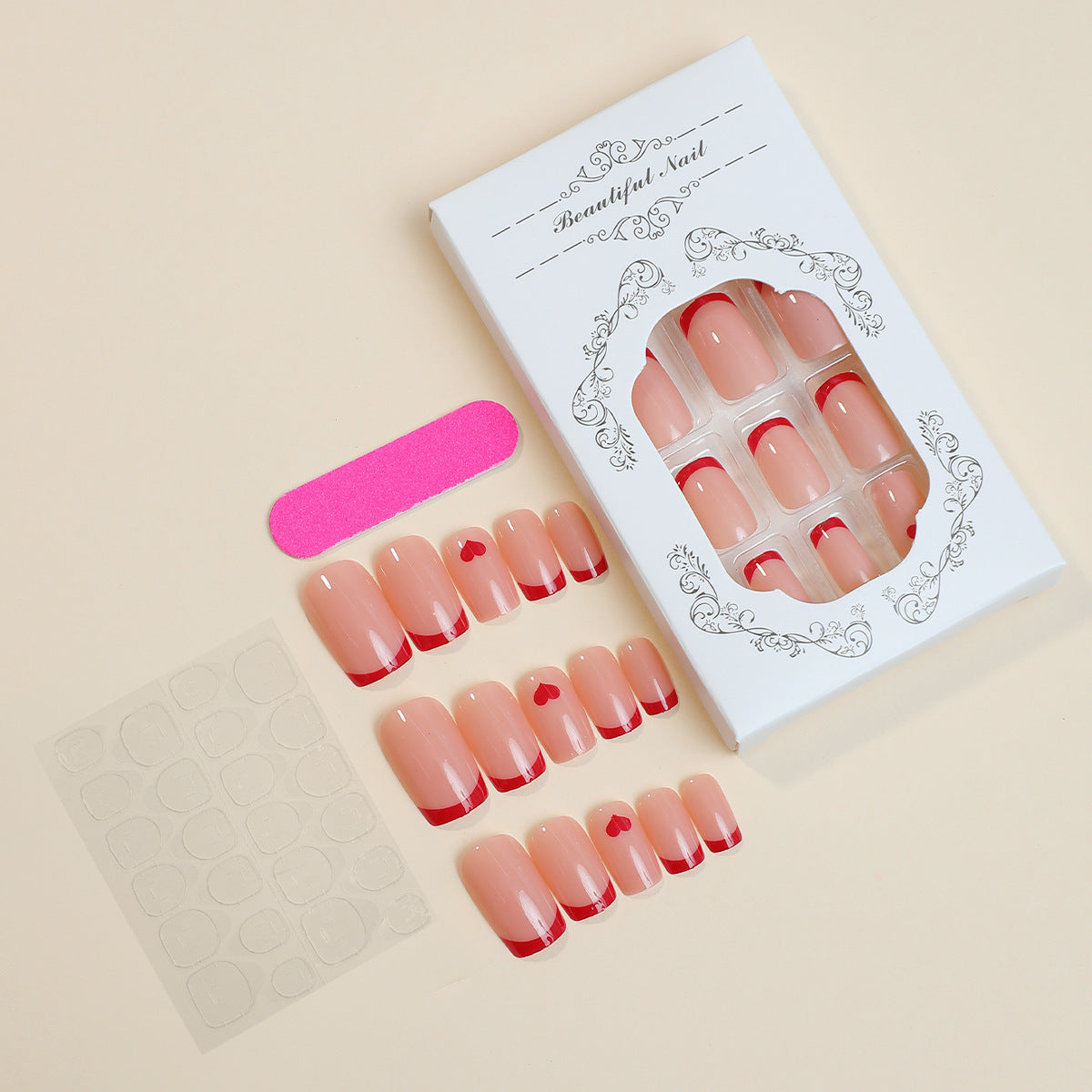 Kreatives Kunstnagelset mit Herzakzenten Brehn