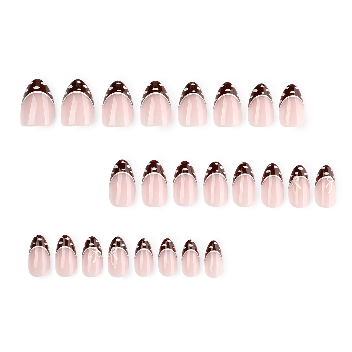 Kunstvolle Nagelkunst mit eleganter Spitzenverzierung Brehn