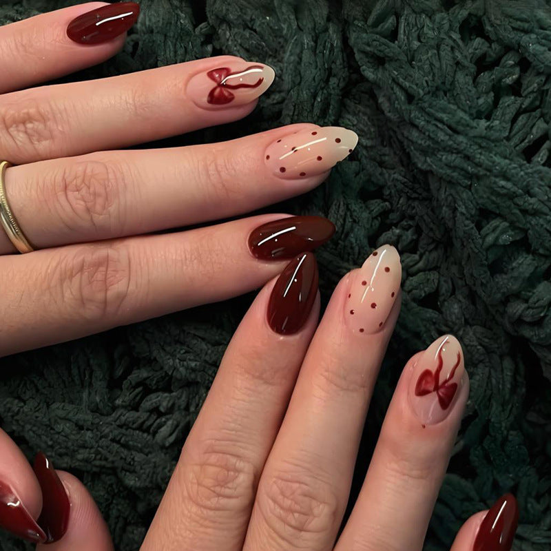Kunstnagelset mit stilvollen Frucht- und Pluster-Designs Brehn