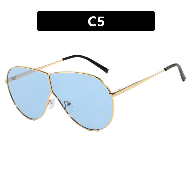 Damen Pilotensonnenbrille mit elegantem goldenen Rahmen und blauen Gläsern Brehn