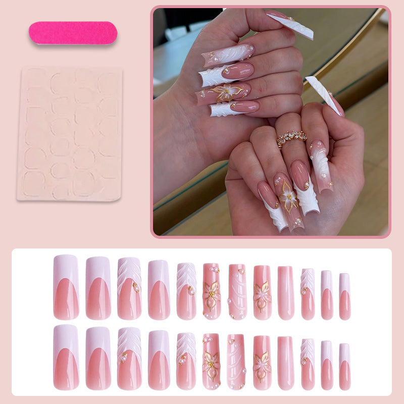 Kunstnagelset mit eleganten Blumendesigns Brehn