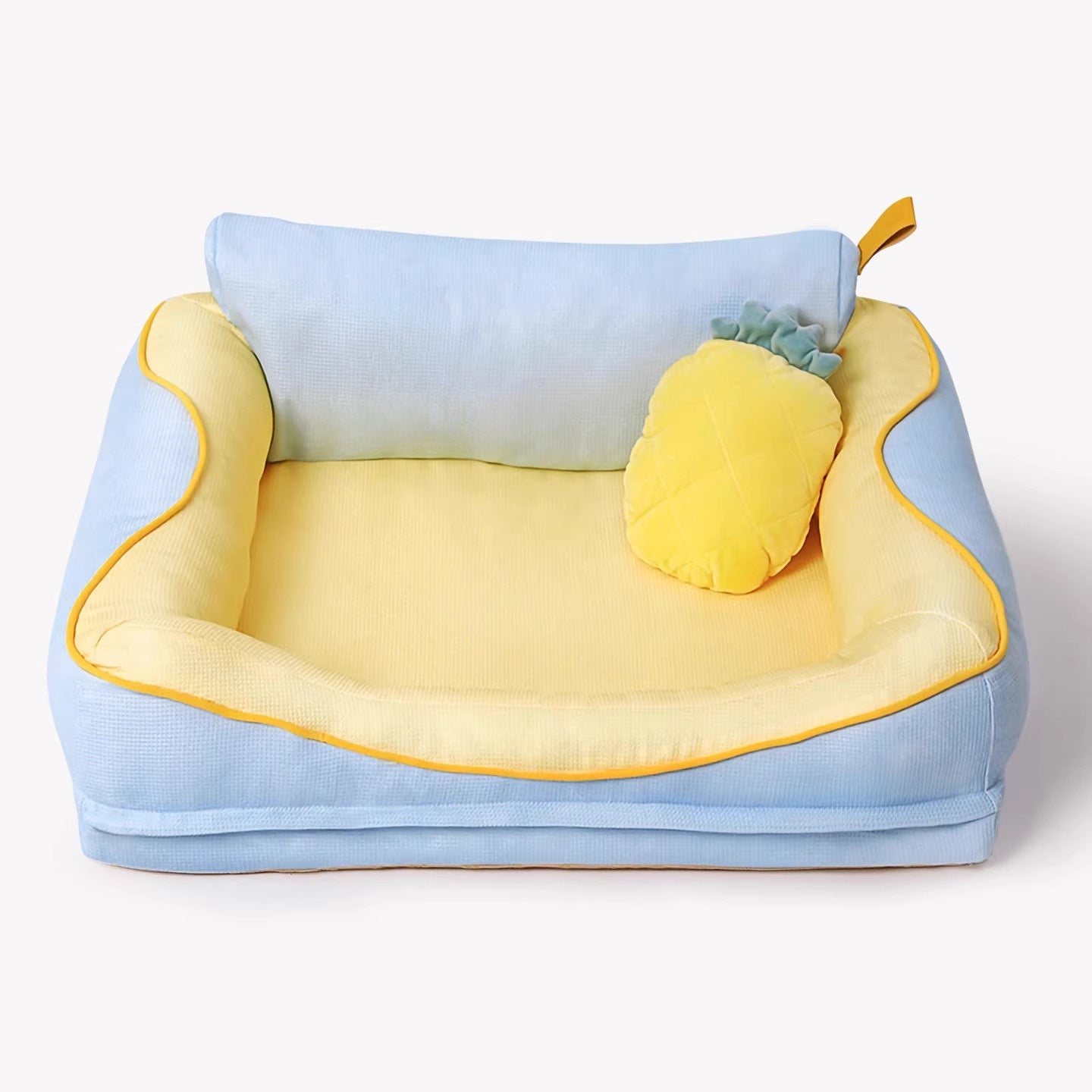 Gemütliches Hundebettsofa mit Kissen