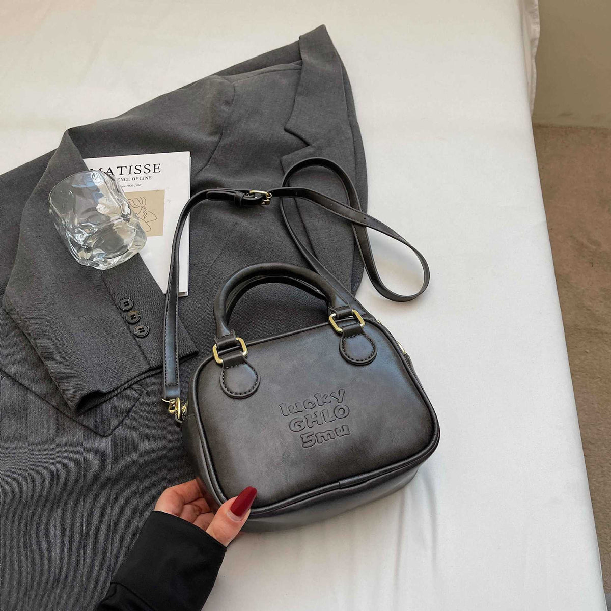 Schlanke strukturierte Mini-Schultertasche Brehn