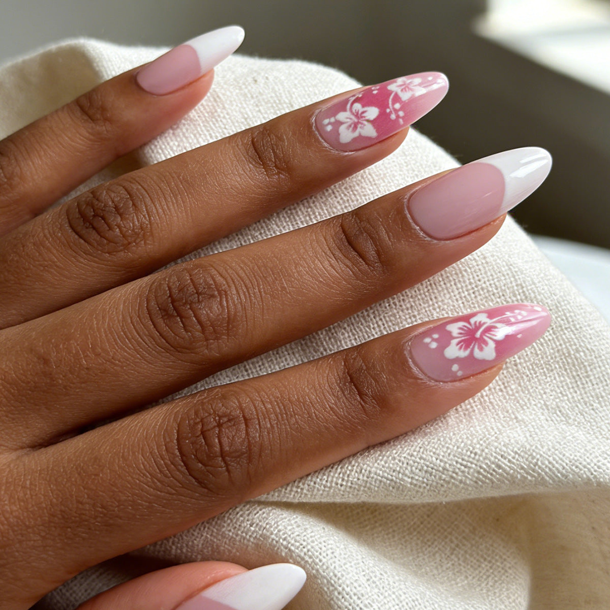 Florales Design Stiletto Nagelkunst Verlängerungen Brehn