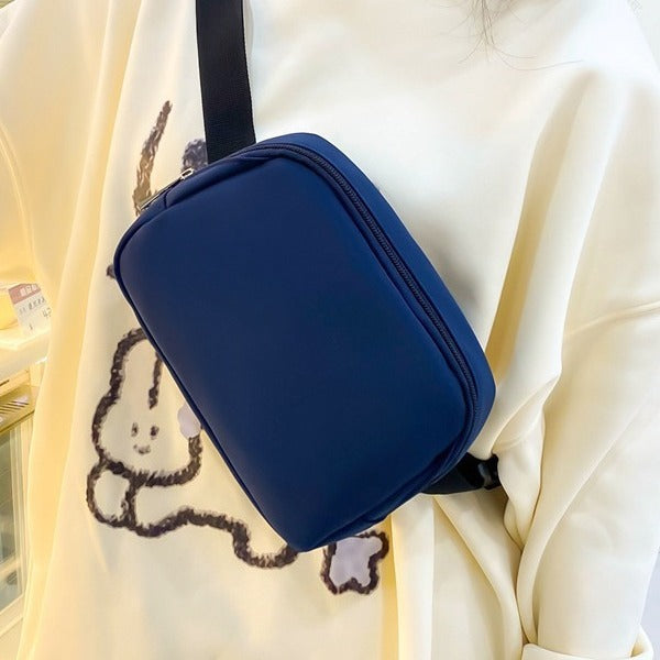 Modische Gürteltasche In Minimalistischer Form Brehn