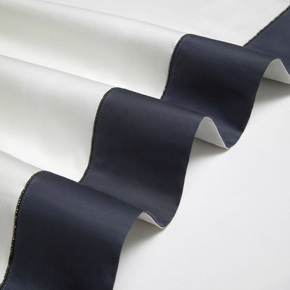 Luxuriöses Satin-Feel Wendebettwäsche-Set mit bestickten Monogramm-Kissenbezügen