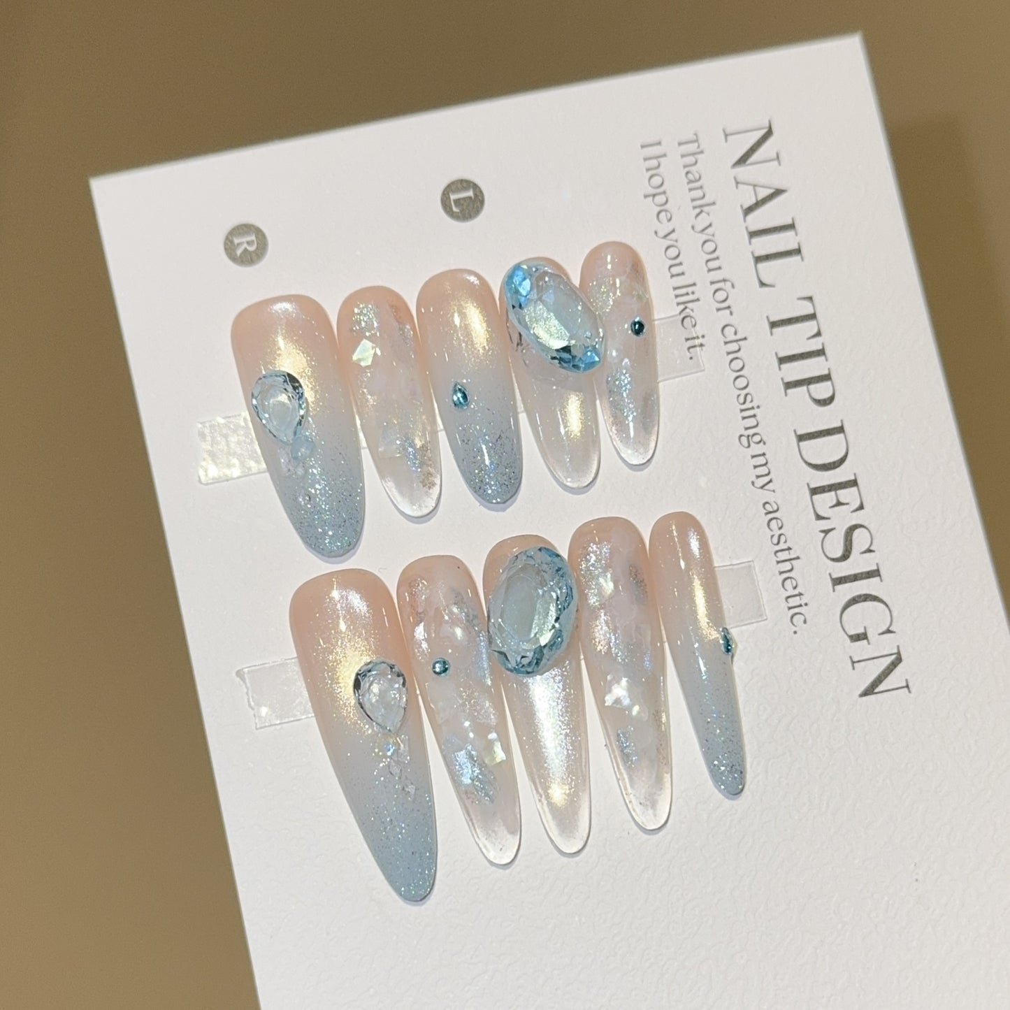 Kunstnägel mit Strass und Glitzereffekten Brehn