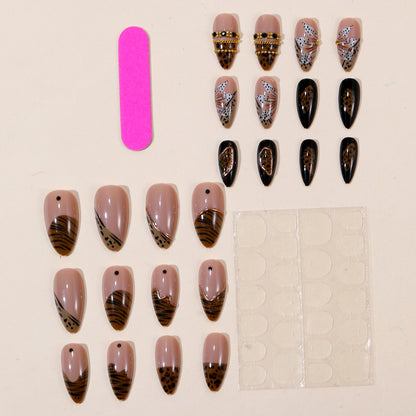 Dekorative 3D Stiletto Nagelkunst Extensions Brehn
