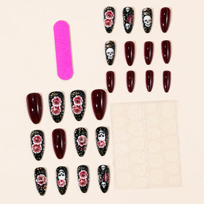 Gothic Floral und Skull Akzent Nagelkunst Verlängerungen Brehn