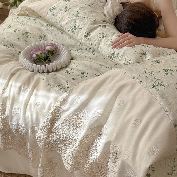 Bettwäsche-Garnitur aus Baumwoll-Leinen mit stonewashed Finish, Blumenjacquard und gehäkelter Spitzenkante