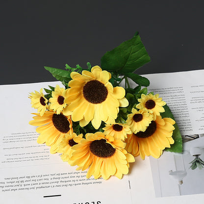 Dekorativer Sonnenblumenstrauß für die Wohnkultur Anzeige