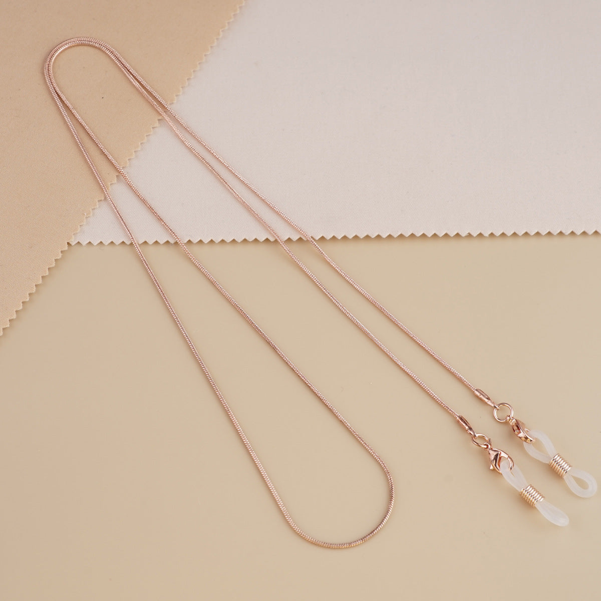 Sleek Metal Eyewear Kette Brehn