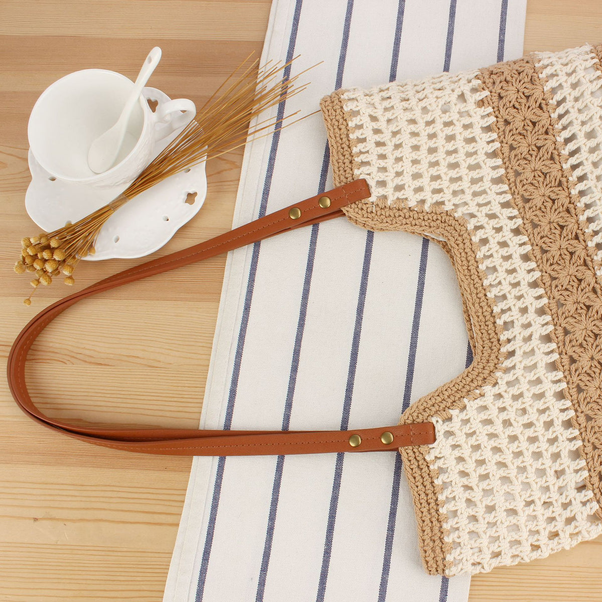 Handtasche Aus Geflochtenem Makramee mit Robusten Lederriemen Brehn