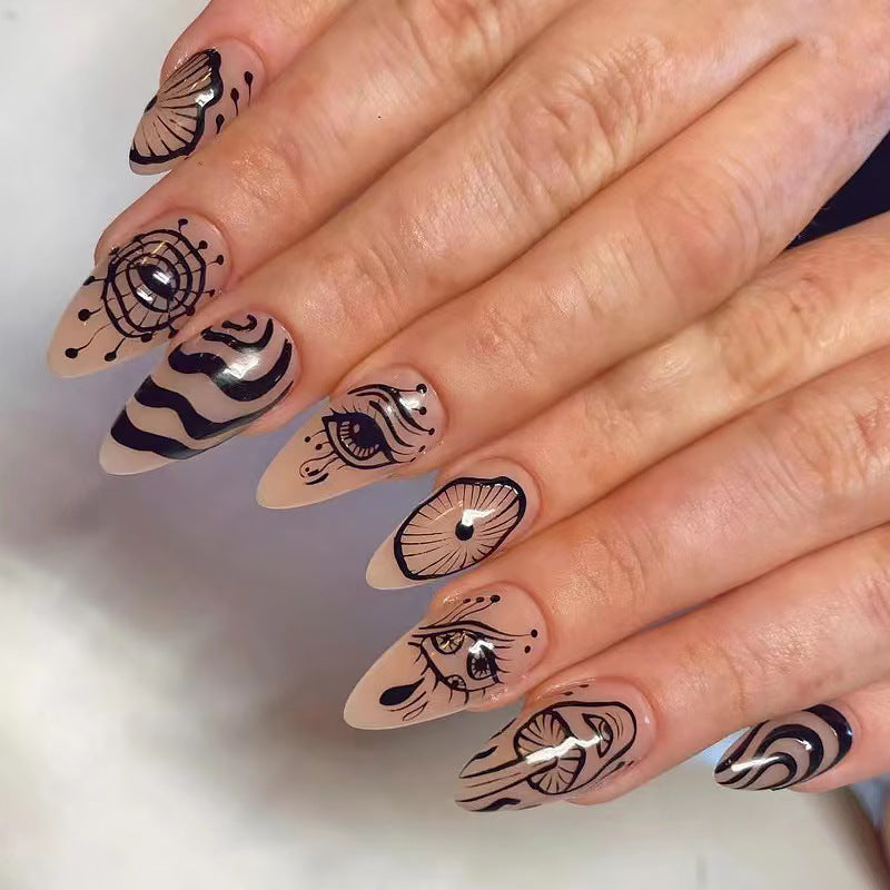 Kunstvolle Nägel mit abstraktem Design Brehn