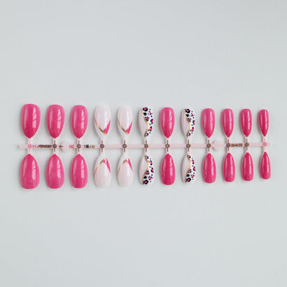 Stylisches French Tip Design Nagelkunst