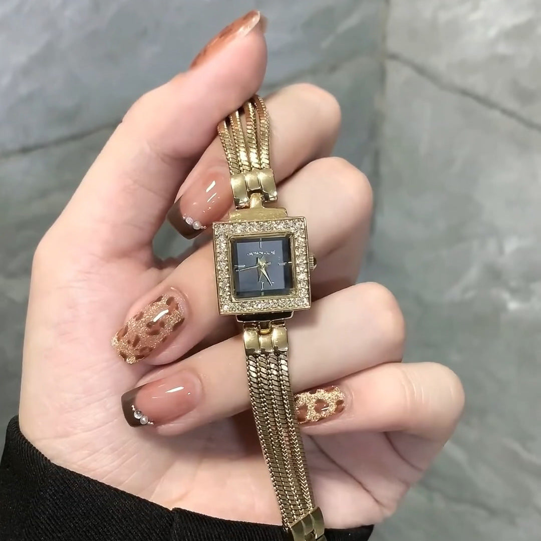 Elegante Armbanduhr mit Quadratischem Zifferblatt und Luxuriöser Mesh-Band Brehn