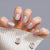 Glitzernde Kunstnägel mit Elegantem Metallic-Finish Brehn