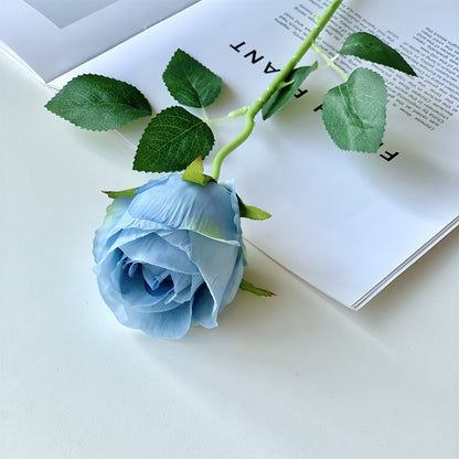 Realistische künstliche Rosenstängel