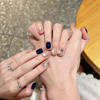 Künstlerisches Nagelkunstset