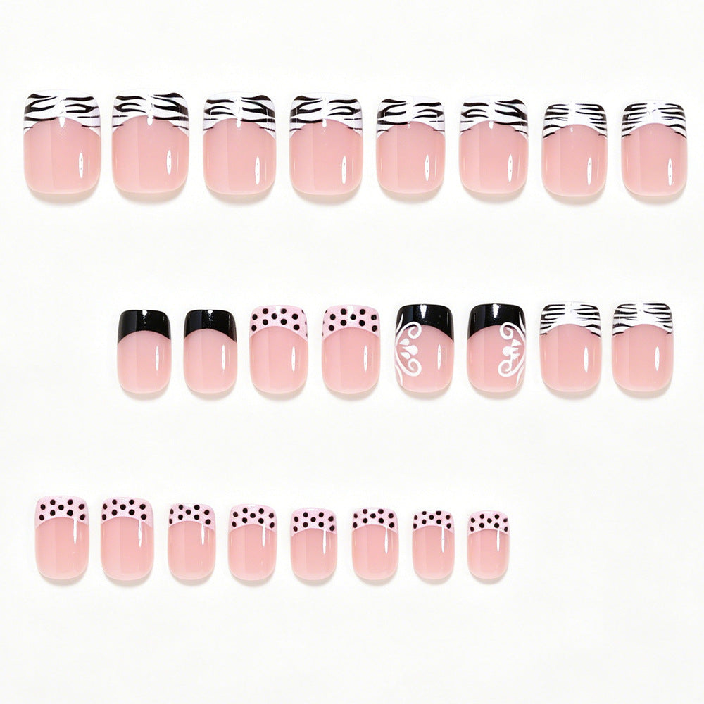 Künstlerische French Tip Nagelkunst Brehn