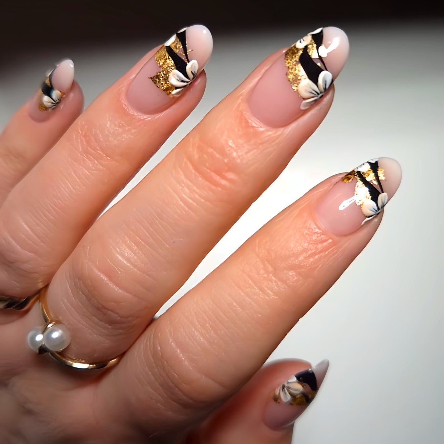 Künstlerische florale Gel Press-On Nägel Brehn