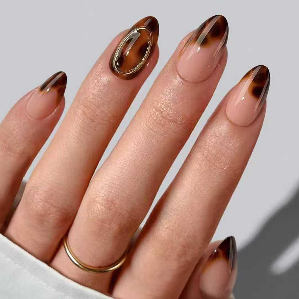 Glänzende Kunstnägel Im Eleganten Teardrop-Design Brehn