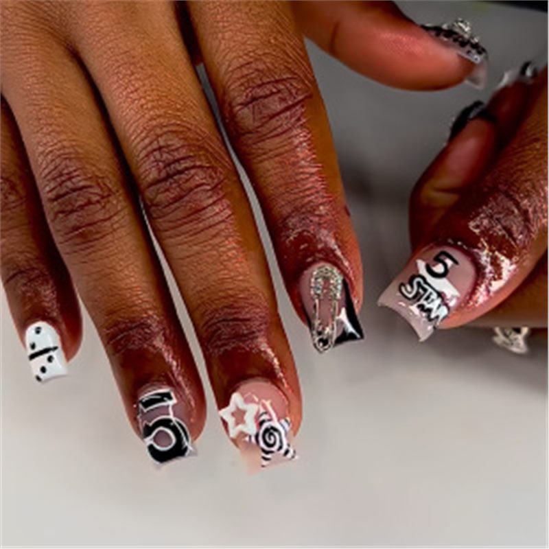Künstlerisches Press-On-Nagelset mit Premium-Verzierungen Brehn