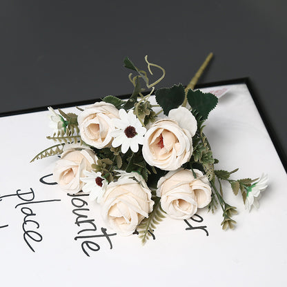 Dekorative Blumenarrangement für Tischdisplay