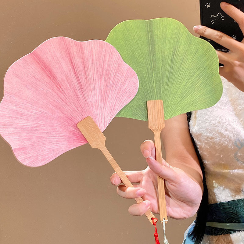 Handgefächer mit Elegantem Kirschblütenmuster Brehn