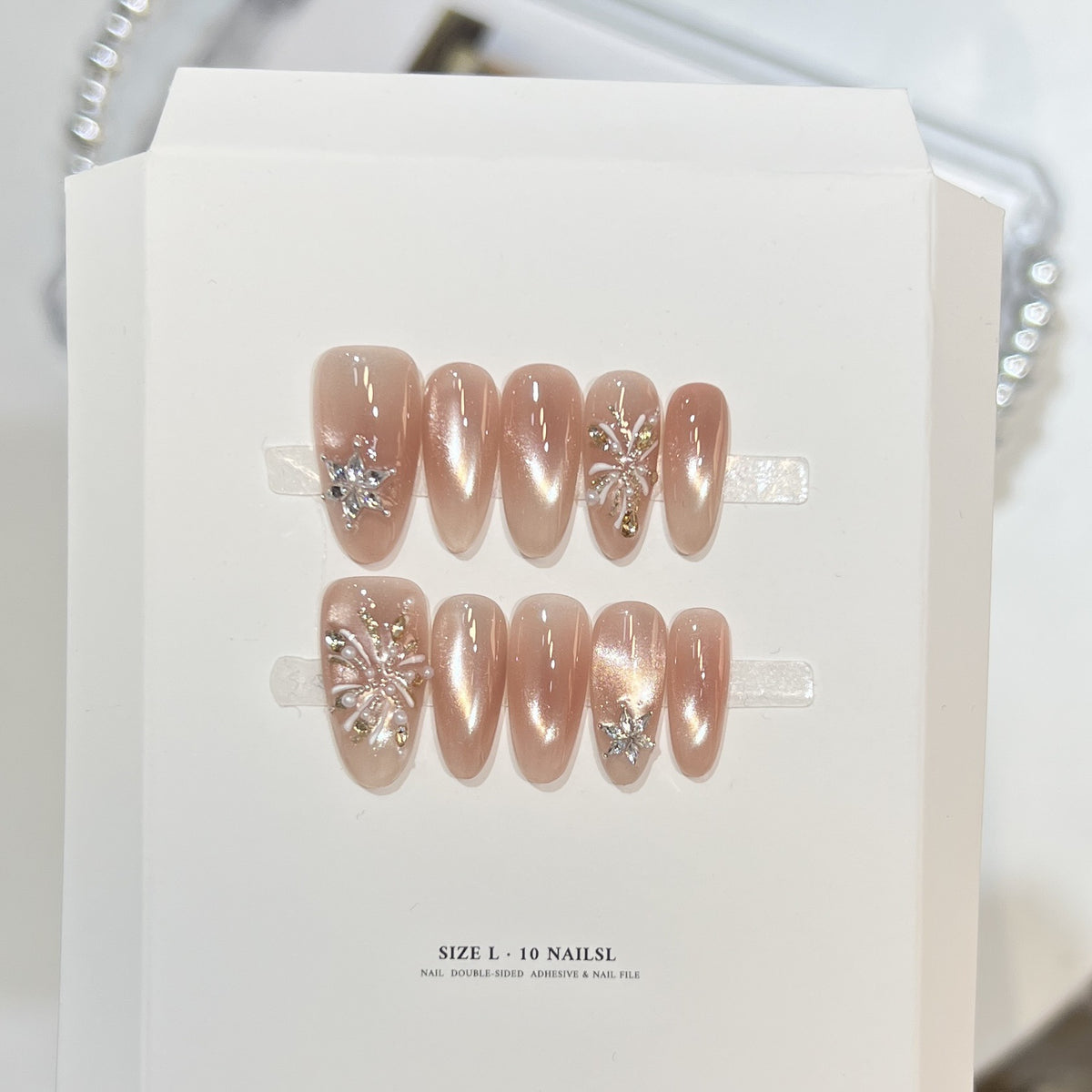 Themen Press-On Nagelkunstset mit Hello Kitty Designs Brehn