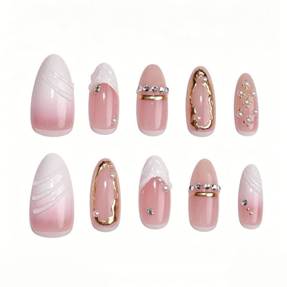 Elegantes Kunstnagelset mit filigranen 3D-Details Brehn