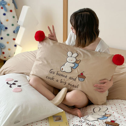 Süßes Polka-Dot-Baumwoll-Bettbezug-Set mit Cartoon-Hasen-Stickerei und roten Pompon-Tasseln