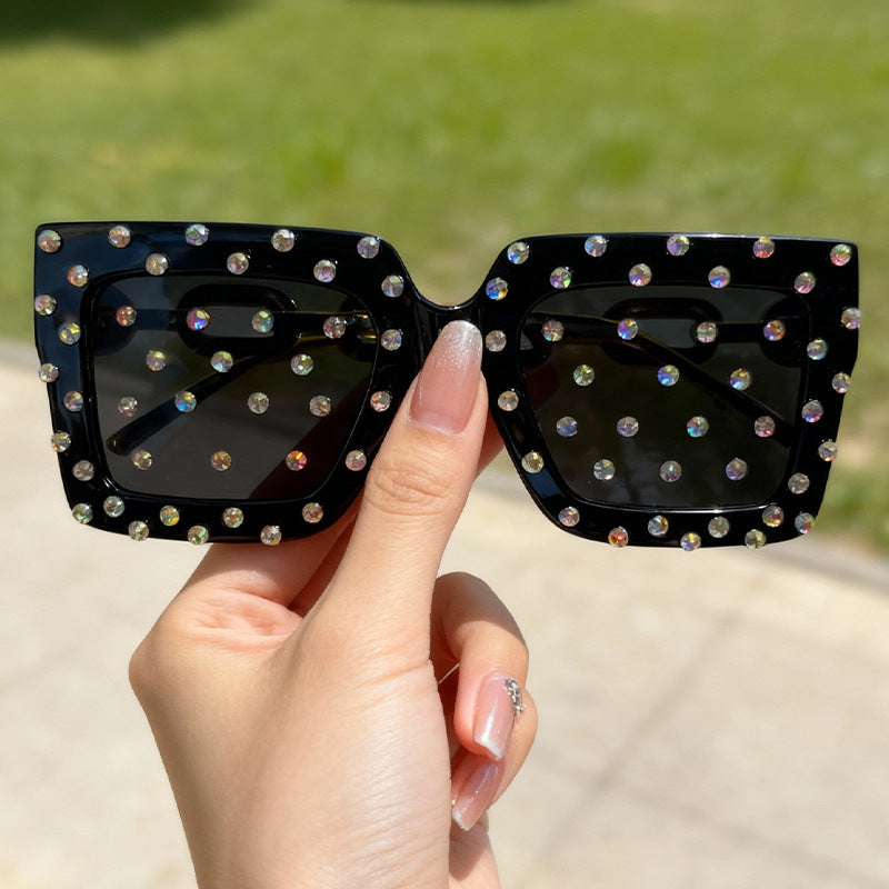 Dekorative perlenbesetzte Katzenaugen-Sonnenbrille Brehn