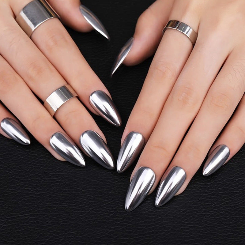 Kunstnagelset mit eleganter Form und Glanz Brehn