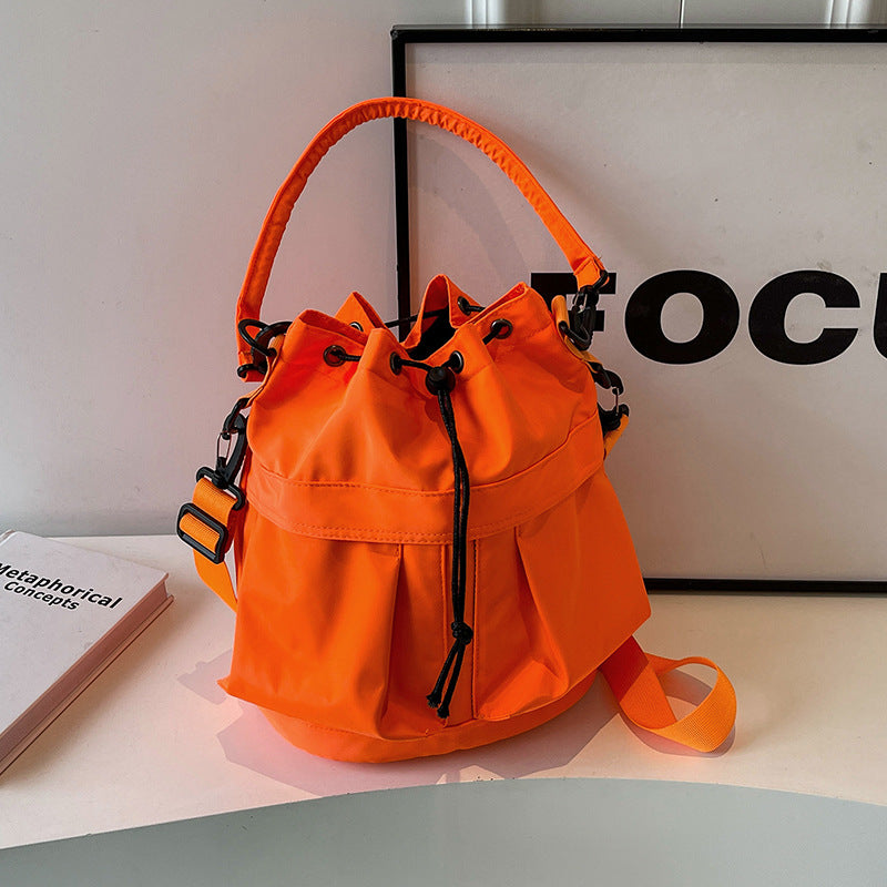 Lässige Kordelzug-Eimer Tasche Brehn