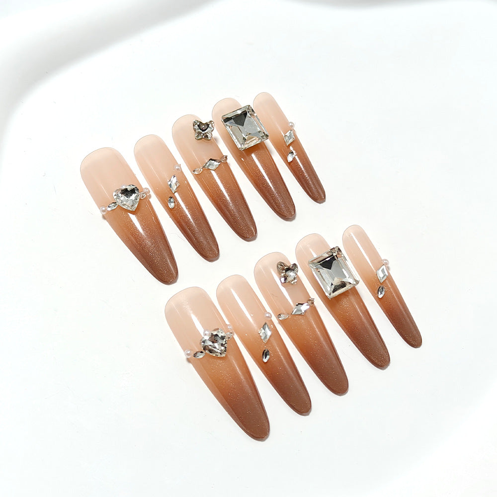 Kunstnägel Im Glitzernden Stiletto-Stil mit Luxuriösen Akzenten Brehn