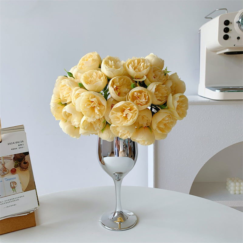 Realistische Seiden-Tulpenstrauß