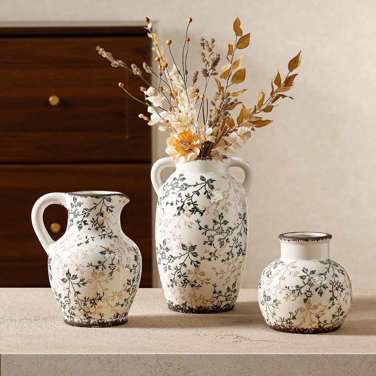Elegante und kunstvoll verzierte Keramikvase Brehn