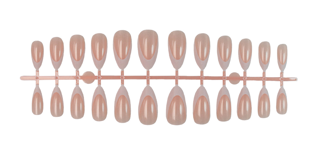 Kunstnagelset mit elegantem, natürlichem Design Brehn