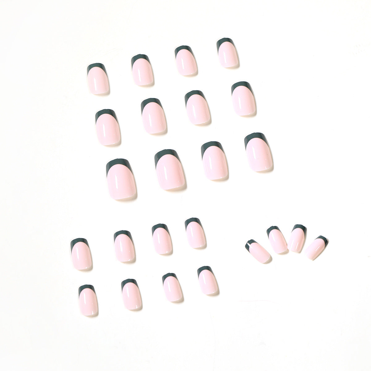 Kunstvolle Nagelkunst mit eleganten Farbverlauf und Spitzen Brehn